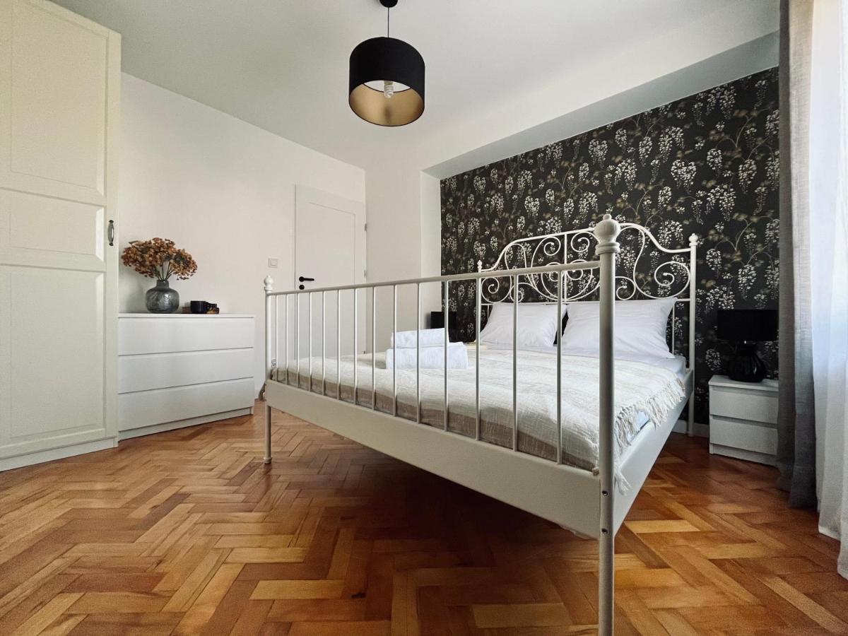 Apartament Dana Browna Єленя-Ґура Екстер'єр фото