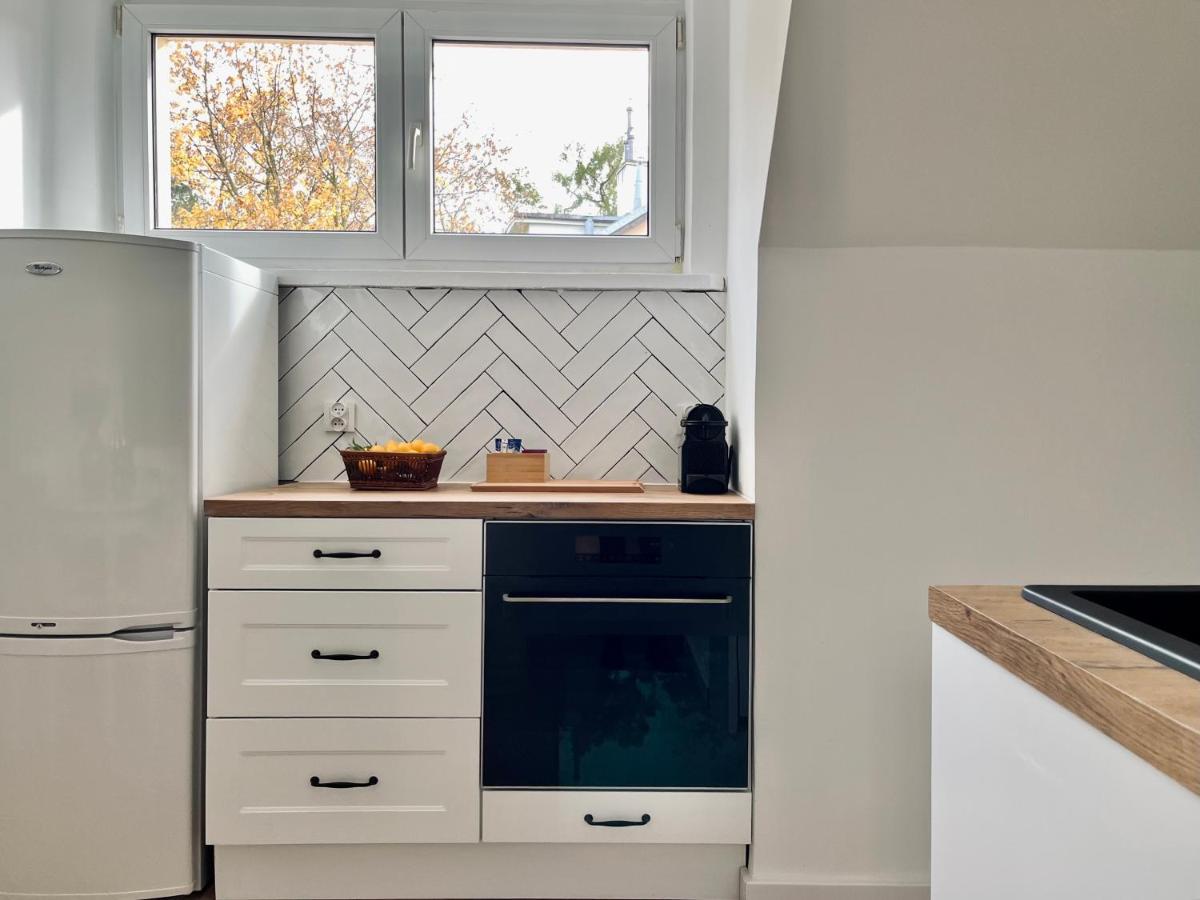 Apartament Dana Browna Єленя-Ґура Екстер'єр фото