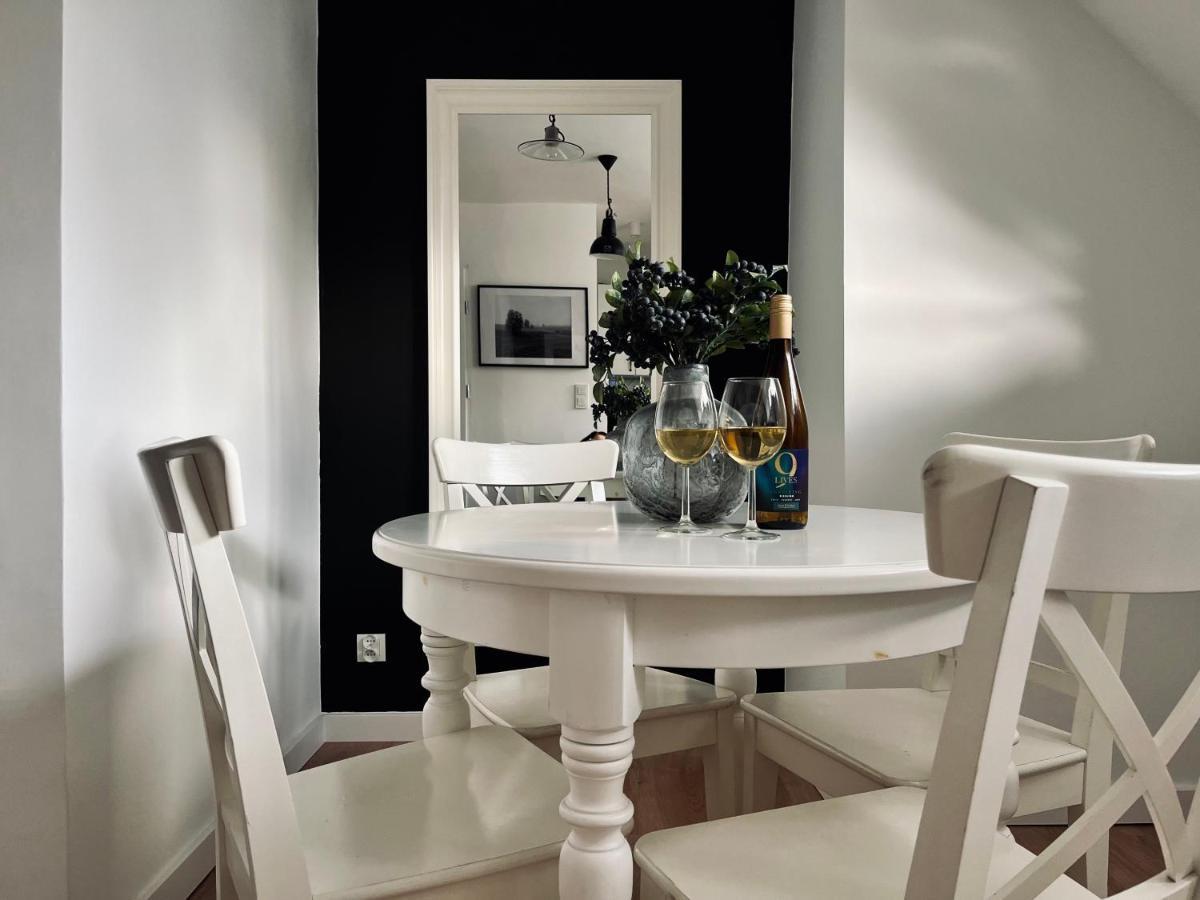 Apartament Dana Browna Єленя-Ґура Екстер'єр фото